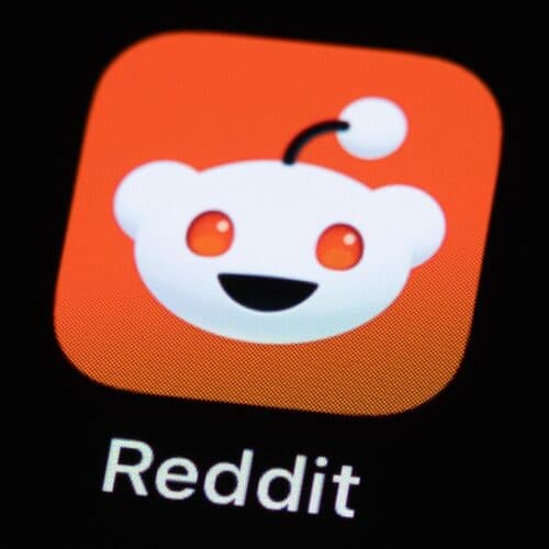 Report: US demands Reddit unmask ICE critic...