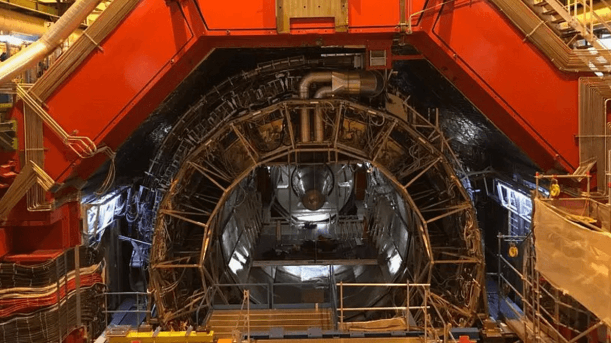 Large Hadron Collider gives scientists their best...