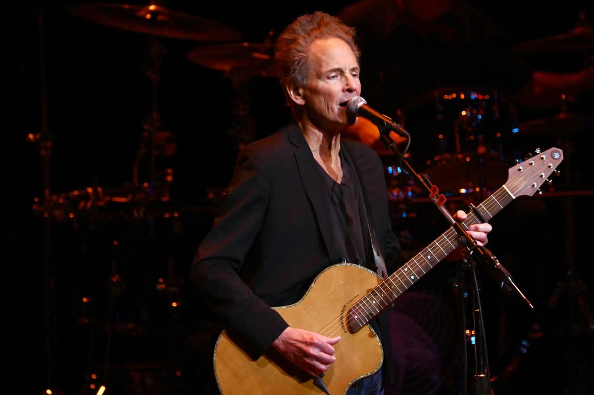 Lindsey Buckingham’s Stalker Charged After...