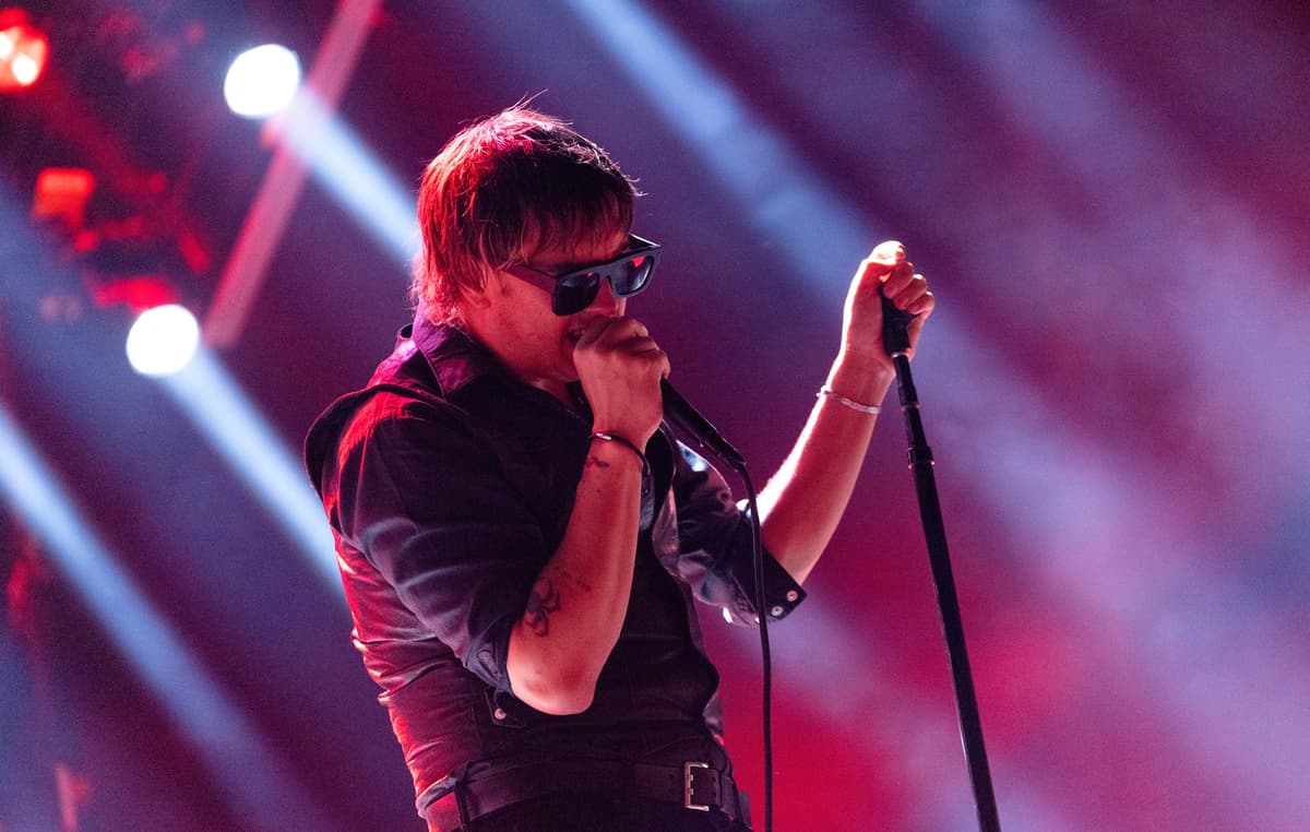 Watch The Strokes play new song ‘Going Shopping’...