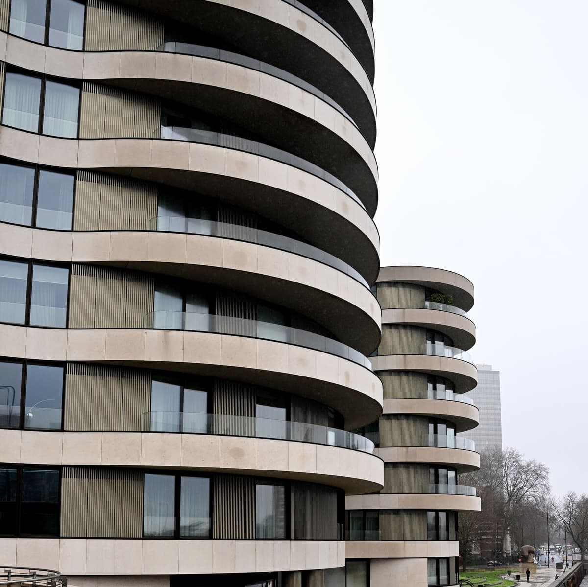 Book Review: ‘London Falling,’ by Patrick Radden...