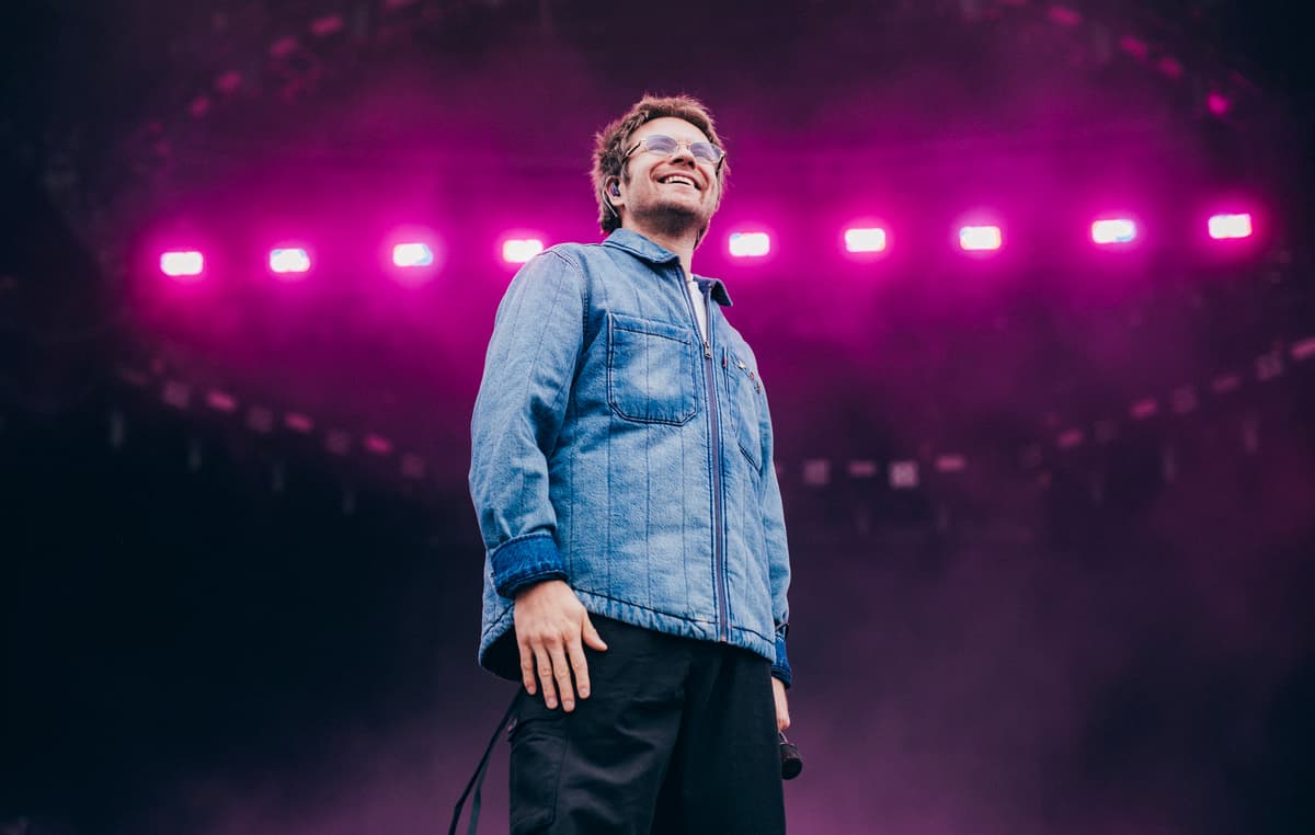 Enter Shikari announce intimate outstore album...