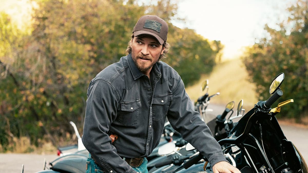 Marshals Is Fighting Against A Dark Yellowstone...